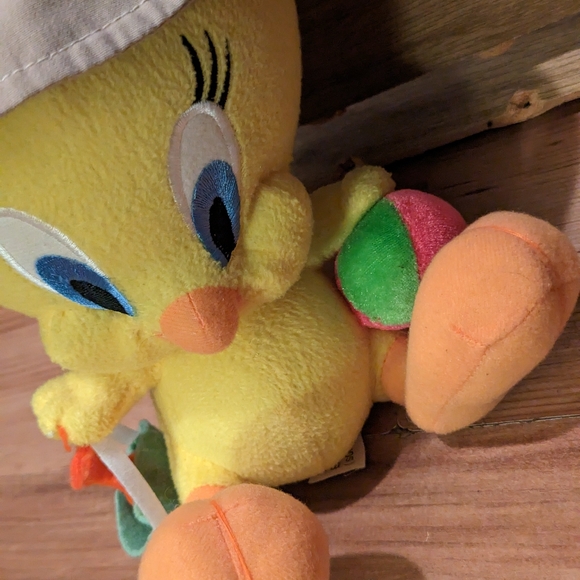 Warner Brothers Tweety Bird Plush Beach Theme Shovel Bucket Hat Beach Ball 10” - Picture 2 of 9
